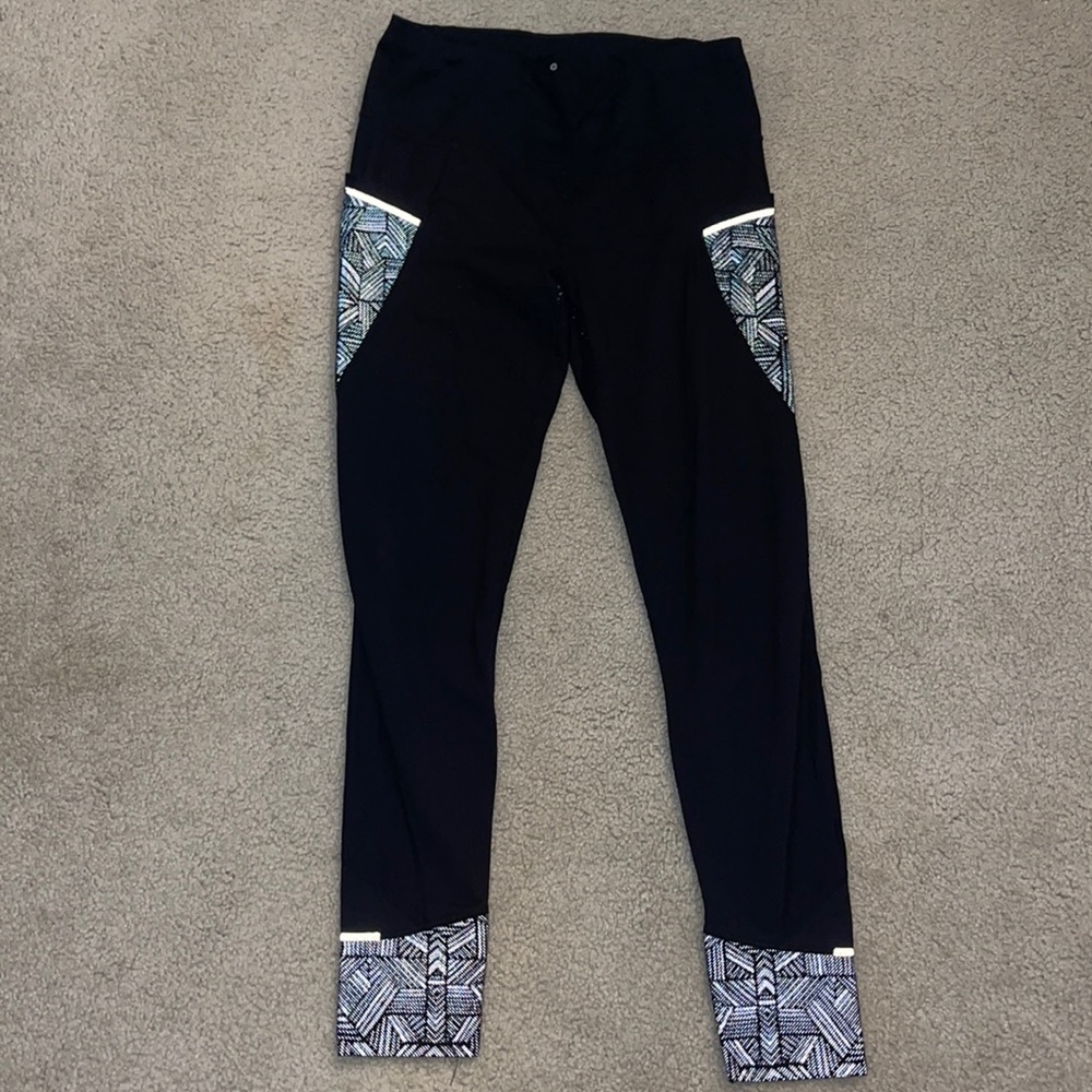 Athleta leggings: black with grey print